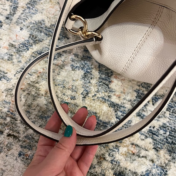 Coach purse/ like new - Picture 5 of 10